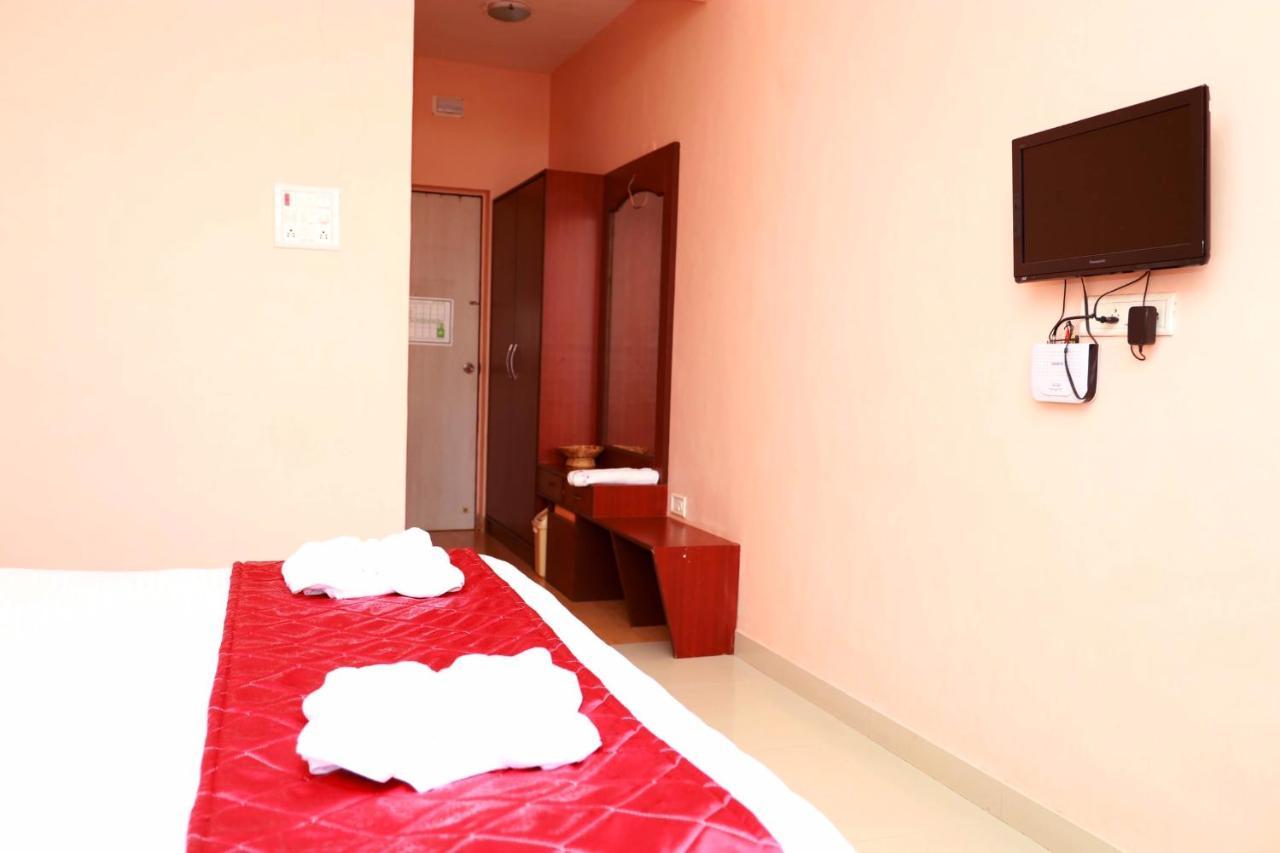 Hotel Manik Moti Лонавала Экстерьер фото